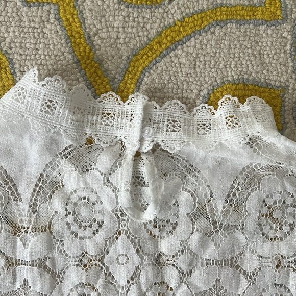NWOT Lace Top. Sz L - Picture 8 of 9